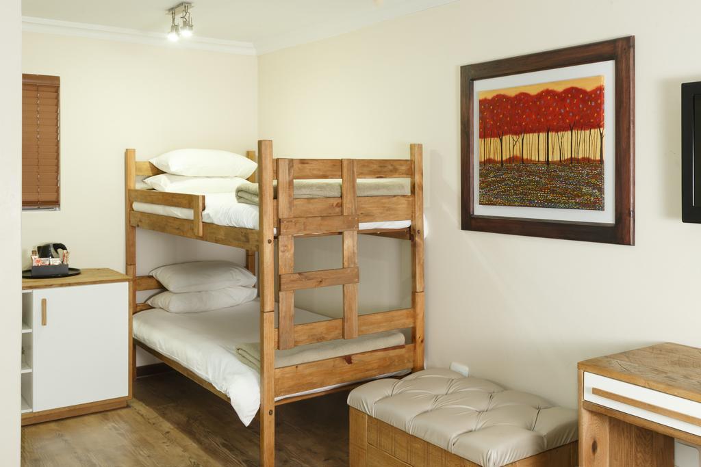 ג'ורג' Loerie Guest Lodge מראה חיצוני תמונה