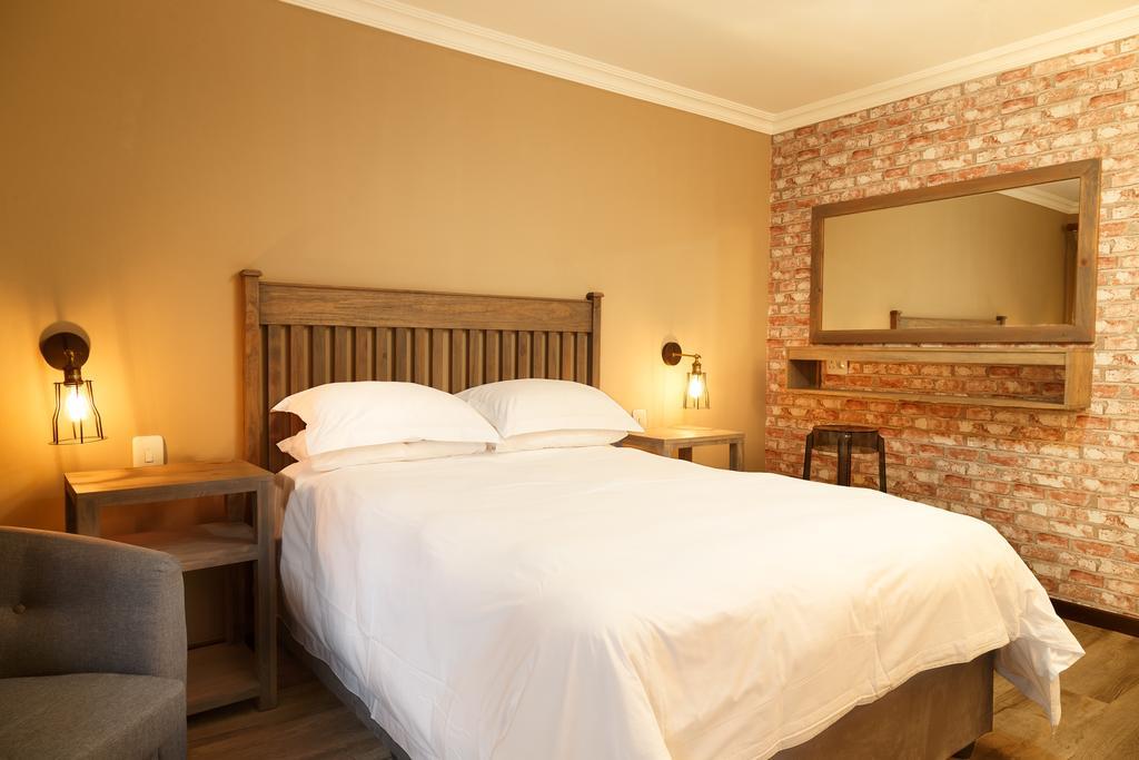 ג'ורג' Loerie Guest Lodge מראה חיצוני תמונה
