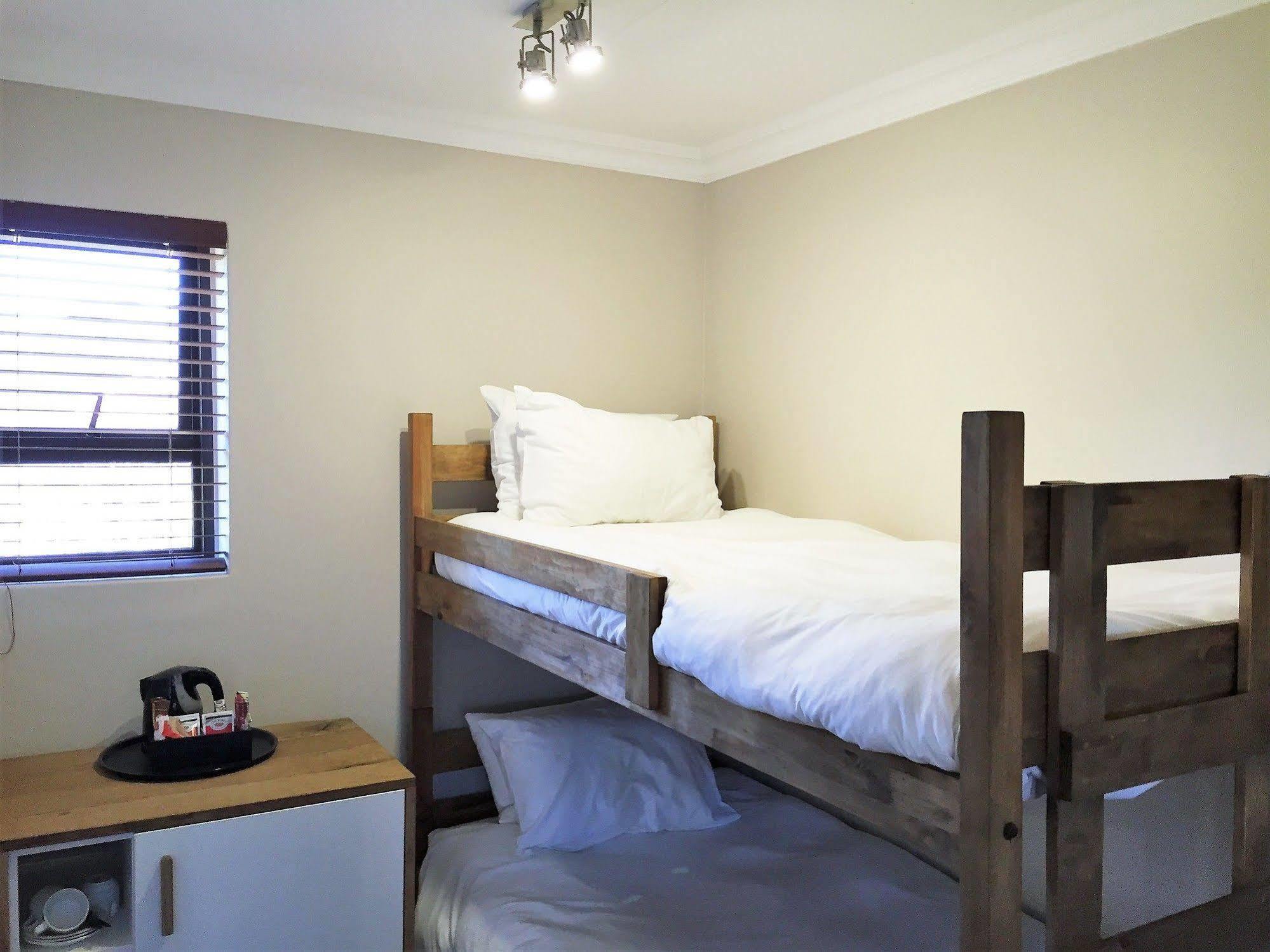 ג'ורג' Loerie Guest Lodge מראה חיצוני תמונה